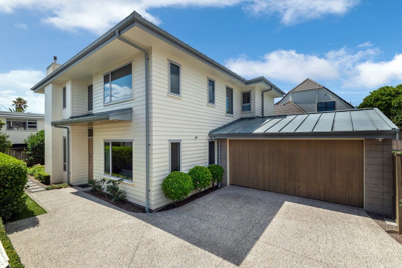 26A Long Drive, St Heliers, Auckland - Carousel 1