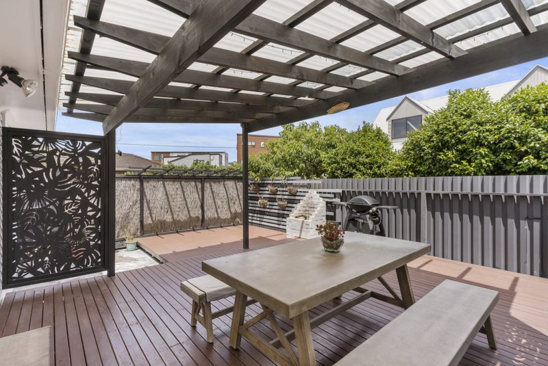 700 Te Atatu Road, Te Atatu Peninsula, Auckland - Carousel 2