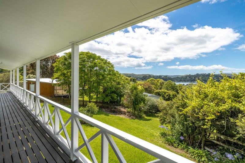 1 Causeway Road, Surfdale, Waiheke Island - Carousel 1