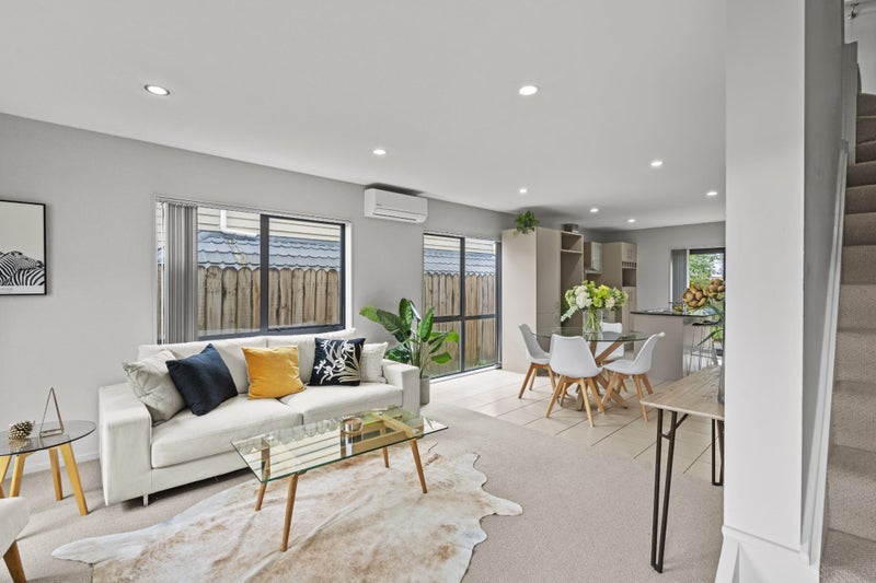 5 Lavender Garden Lane, Oteha, Auckland - Carousel 2