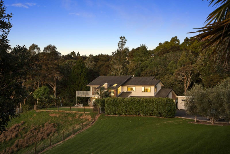 181 Judge Richardson Drive, Papakura - Carousel 24