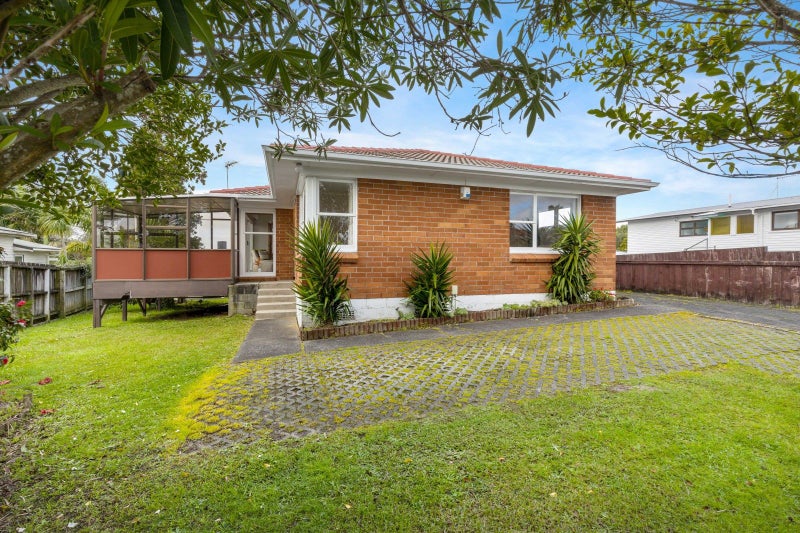 21 Bodi Place, Te Atatu South, Auckland - Carousel 1