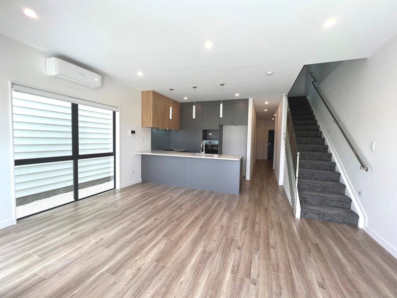 33 Matakohe Road, Westgate, Auckland - Carousel 2