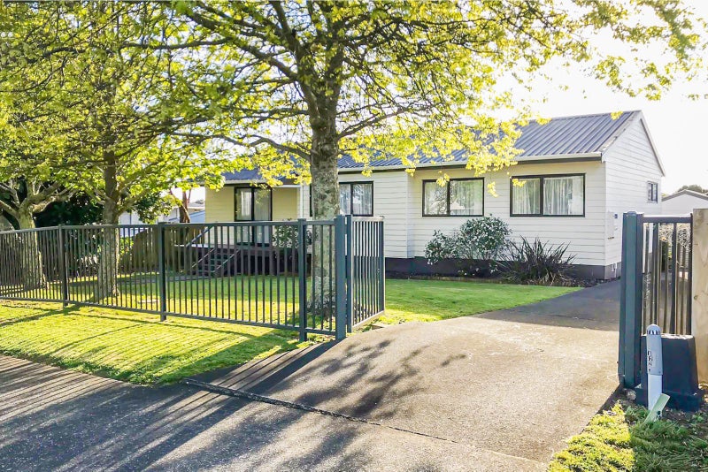 24 Matthews Road, Flat Bush, Auckland - Carousel 1