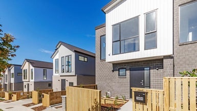 140A Tiriwa Drive, Massey, Auckland - Carousel 1