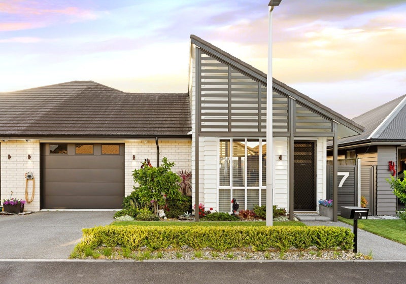 7 Tofts Lane, Flagstaff, Hamilton - Carousel 1
