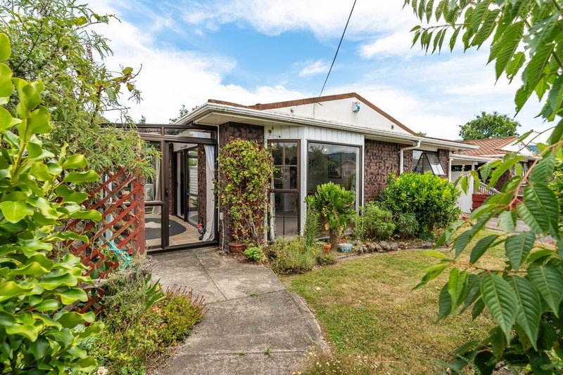 2/28 Ranfurly Street, Trentham, Upper Hutt - Carousel 1