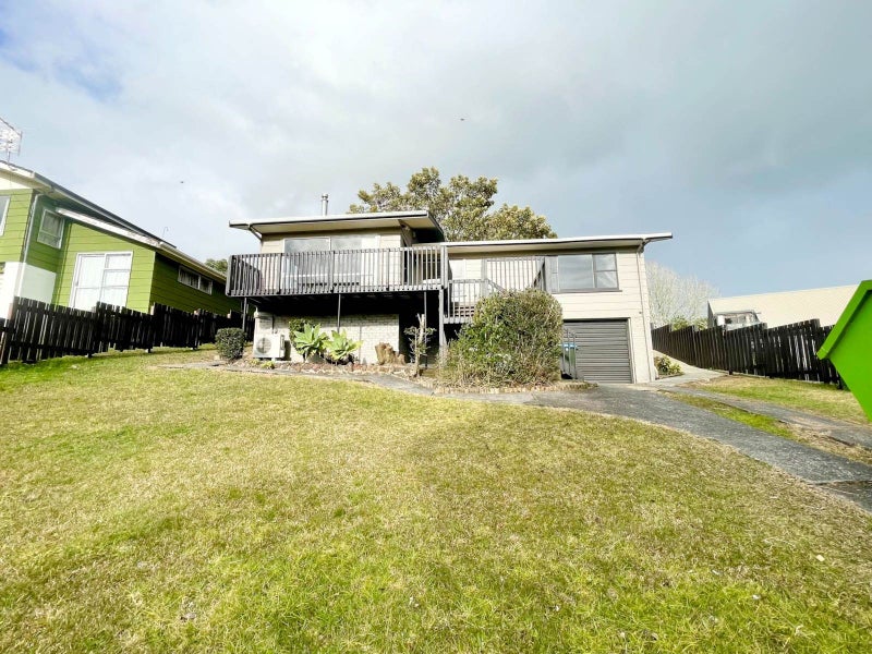 8 Halsey Drive, Lynfield, Auckland - Carousel 1