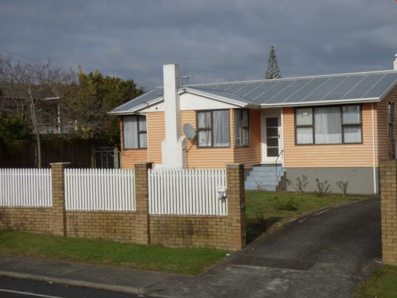 102 Vine Street, Mangere East, Auckland - Carousel 1