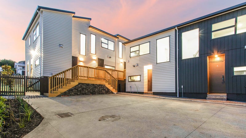 5/15 Locket Road, Glenfield, Auckland - Carousel 1