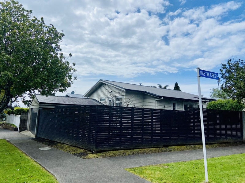 19 Raetihi Crescent, Mount Albert, Auckland - Carousel 13