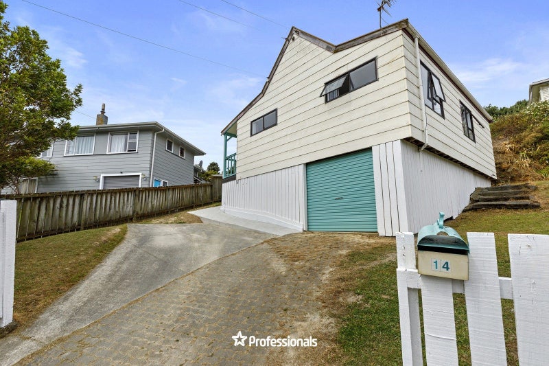 14 Owhiti Street, Titahi Bay, Porirua - Carousel 1
