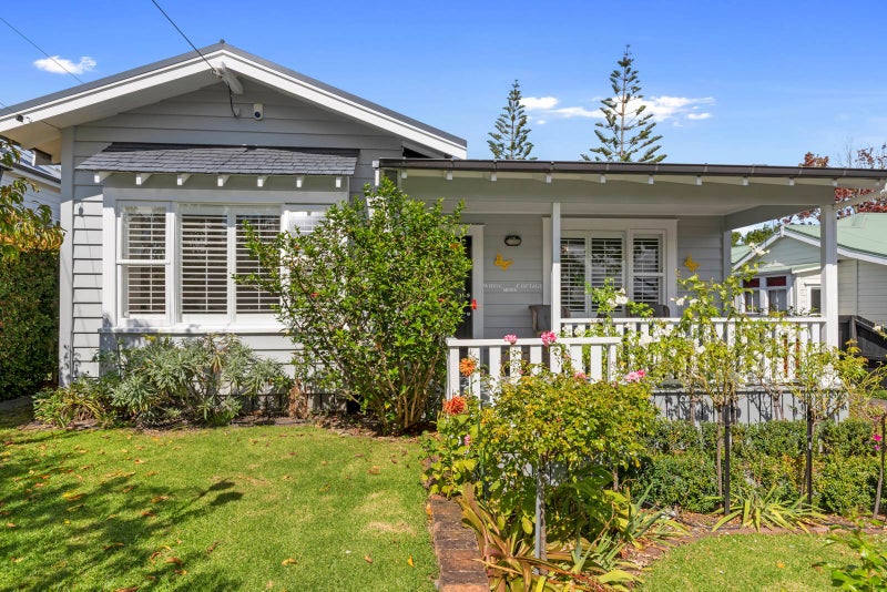 43 Abbotsford Terrace, Devonport, Auckland - Carousel 1