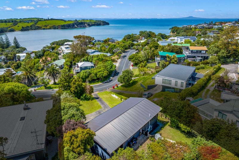 35 Everard Avenue, Army Bay, Whangaparaoa - Carousel 1