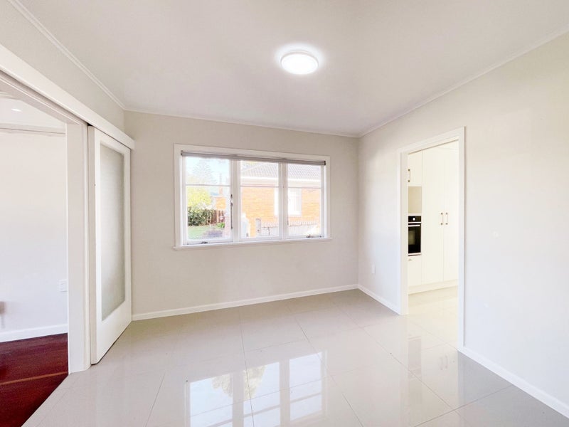 22 Rathgar Road, Henderson, Auckland - Carousel 2