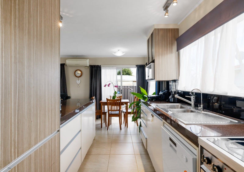 384A Kahikatea Drive, Dinsdale, Hamilton - Carousel 2