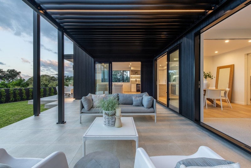 18A Eastcliffe Road, Castor Bay, Auckland - Carousel 2