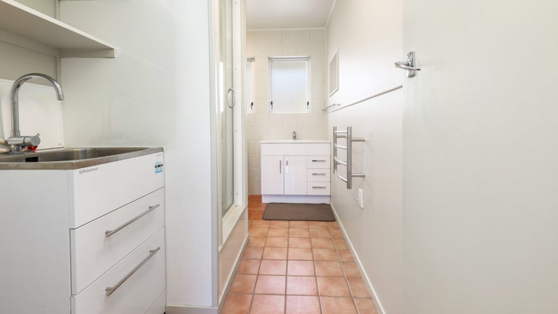 6/6 Opoia Road, Hamilton East, Hamilton - Carousel 12