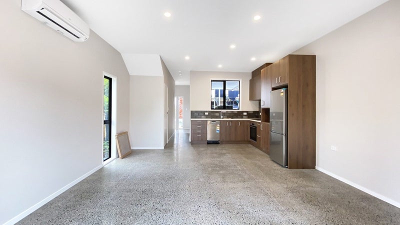 4 Whakarato Way, Takanini, Auckland - Carousel 2