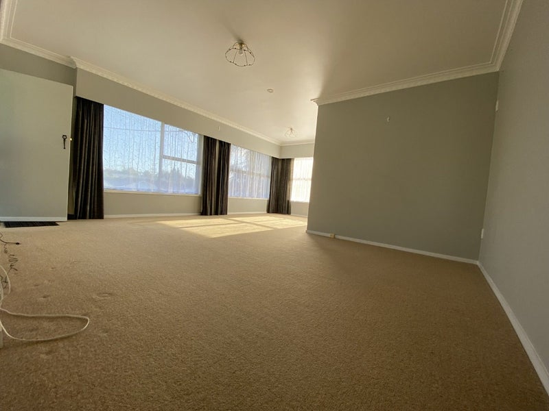 1/27 Corunna Road, Milford, Auckland - Carousel 2