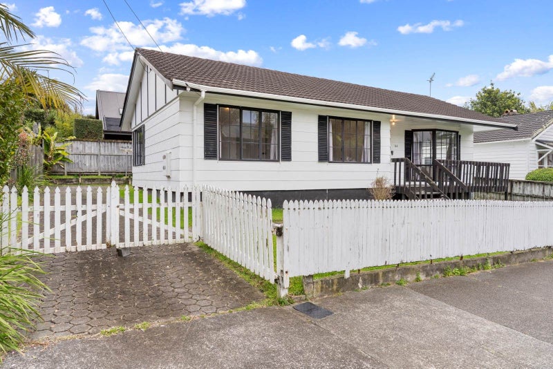 16A Regina Street, Westmere, Auckland - Carousel 1