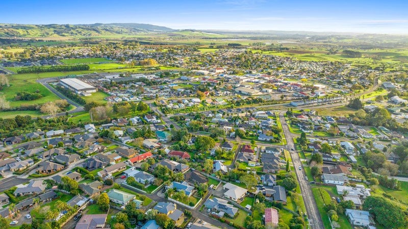 2 Rays Way, Tuakau, Tuakau - Carousel 25