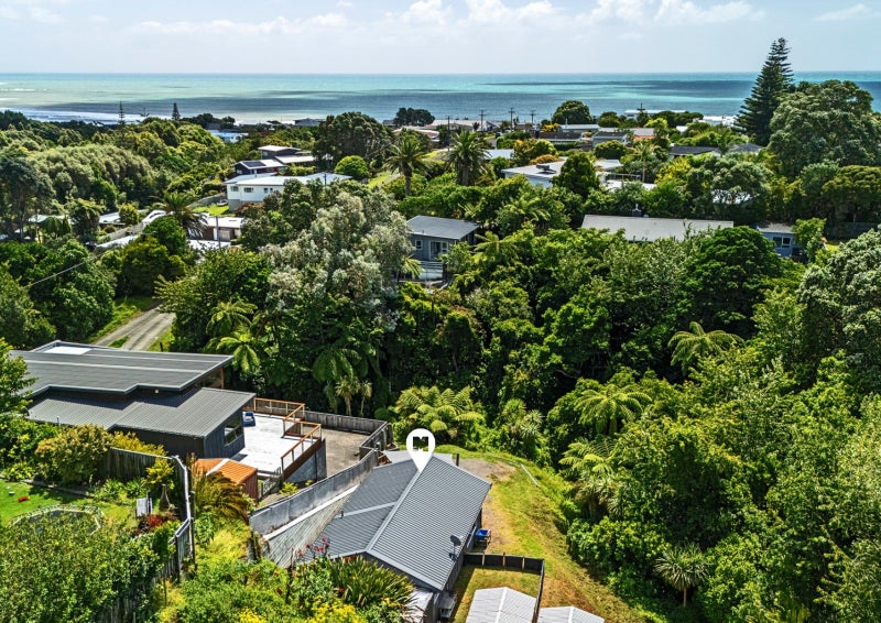 53 Pitcairn Street, Oakura - Carousel 1