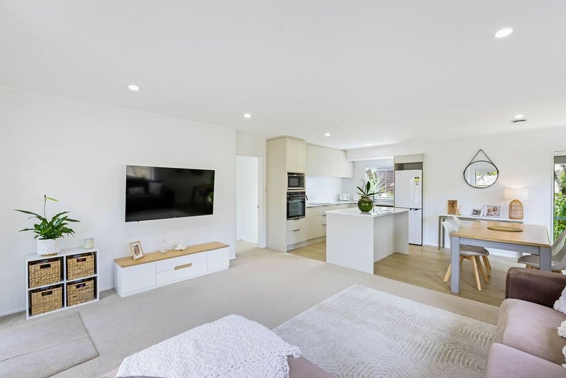 1 Shadon Place, Stanmore Bay, Whangaparaoa - Carousel 1