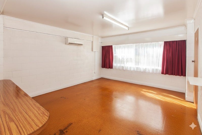 86 Queenstown Road, Onehunga, Auckland - Carousel 2