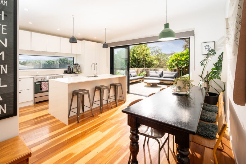 13 Elphinstone Avenue, Strathmore Park, Wellington - Carousel 2