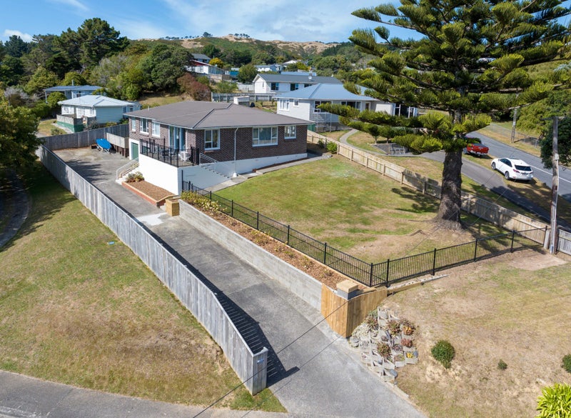 56 Arawhata Street, Ranui, Porirua - Carousel 1