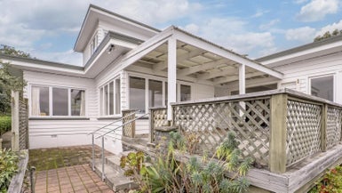 7 Ferrymead Terrace, Ferrymead, Christchurch - Carousel 1