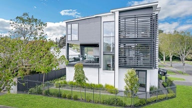 8 Ambury Avenue, Royal Oak, Auckland - Carousel 1