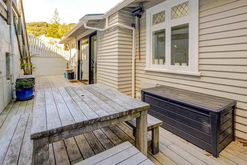 565 Broadway, Miramar, Wellington - Carousel 16