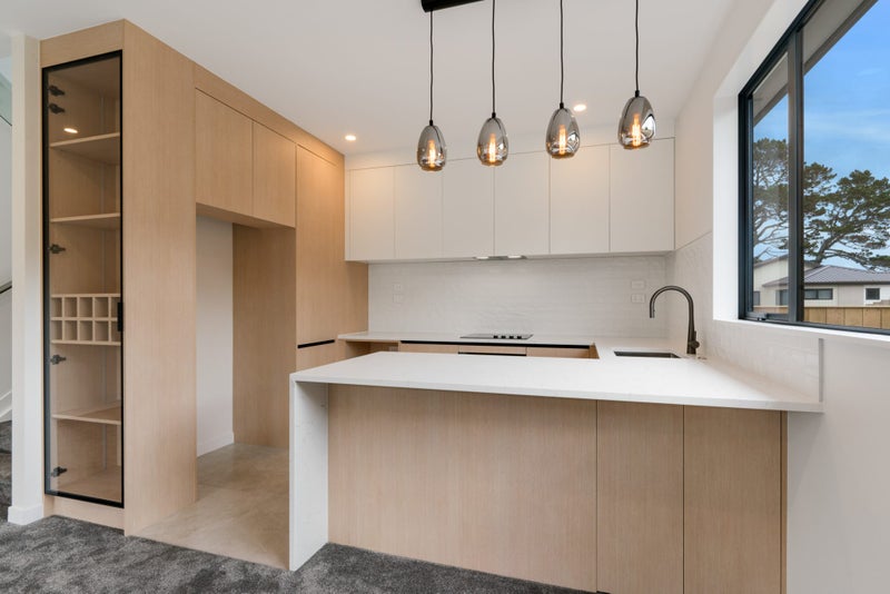 34A Saxon Street, Waterview, Auckland - Carousel 2