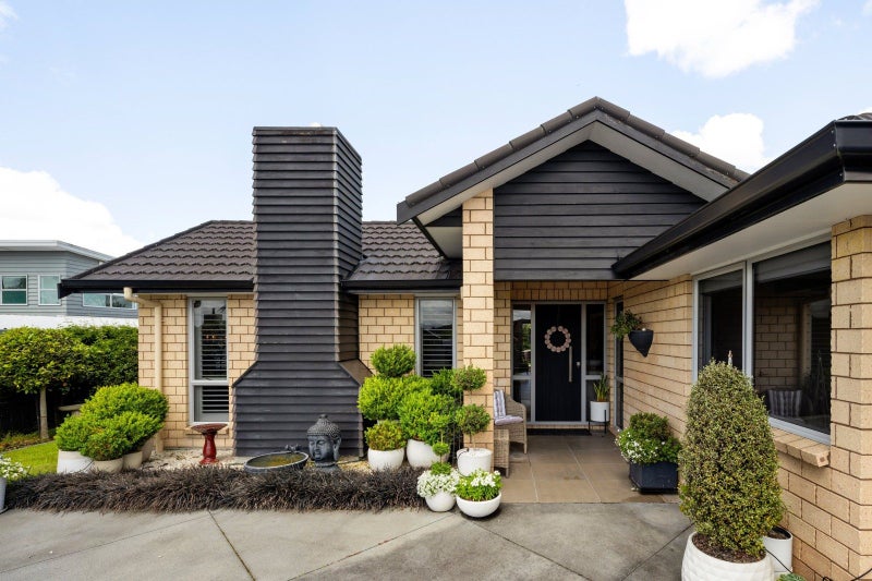 3 Cornice Place, Flagstaff, Hamilton - Carousel 2