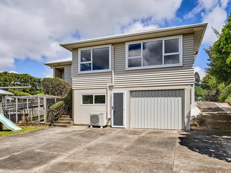 13 Kereru Bend, Tawa, Wellington - Carousel 24
