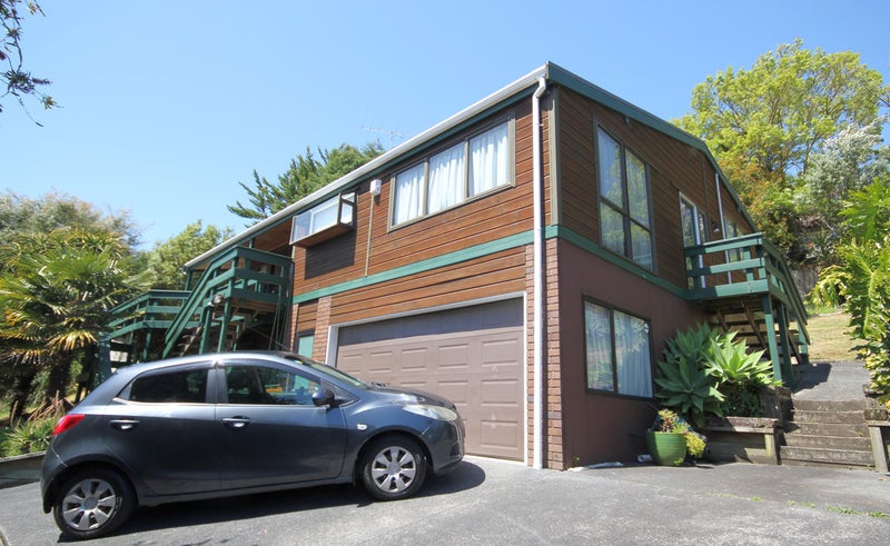 24 Penguin Drive, Murrays Bay, Auckland - Carousel 1