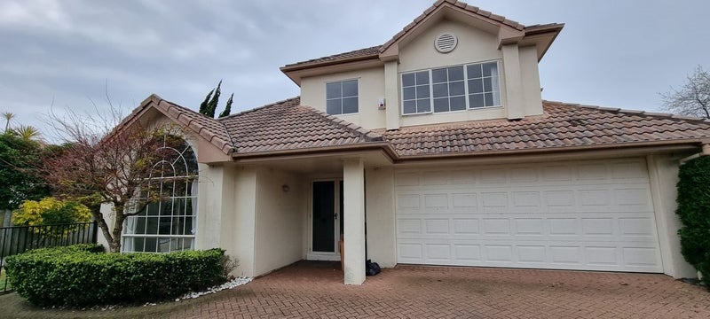 2/5 Belgate Place, Somerville, Manukau - Carousel 1