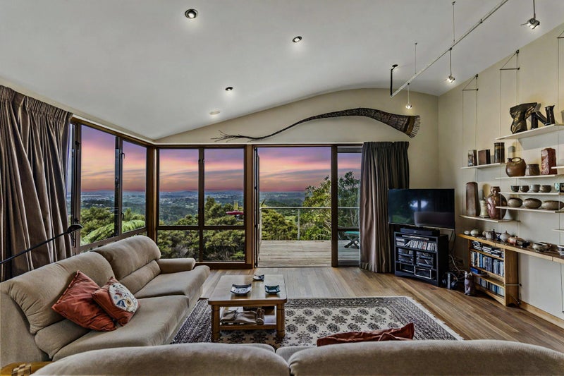 318 Forest Hill Road, Waiatarua, Auckland - Carousel 2