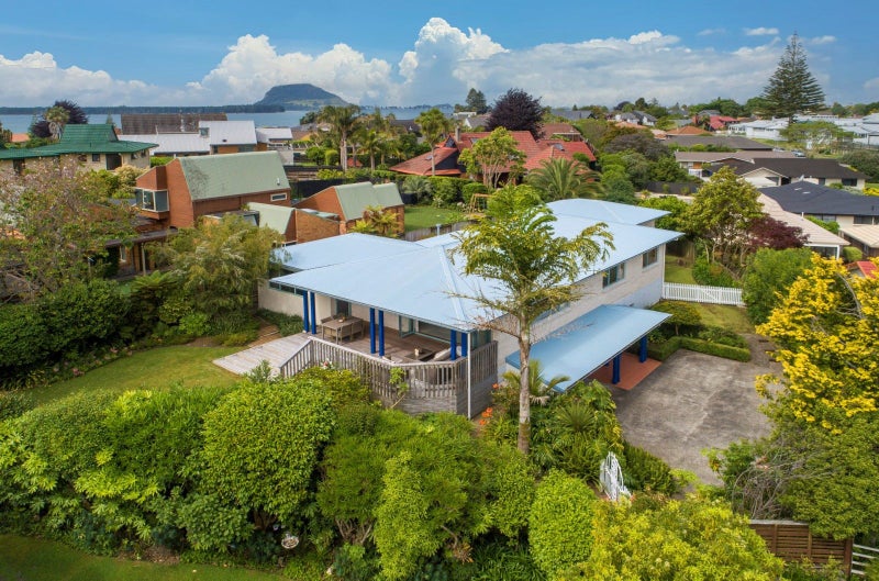 11 Clivedene Street, Matua, Tauranga - Carousel 1