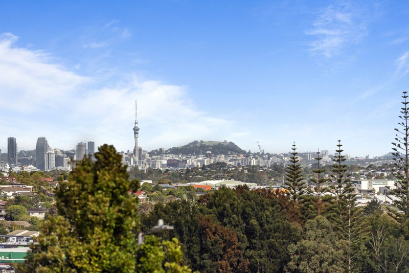 1/11 Cassia Pl, Sunnynook, North Shore City - Carousel 2