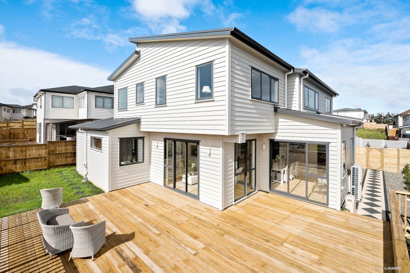 13 Lagonda Rise, Oteha, Auckland - Carousel 2