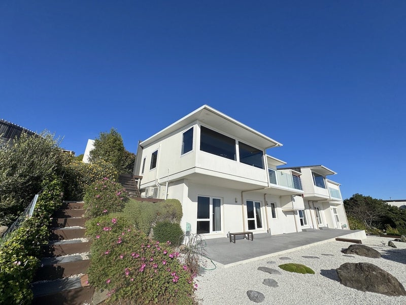 2 Clearview Lane, Mount Pleasant, Christchurch - Carousel 1