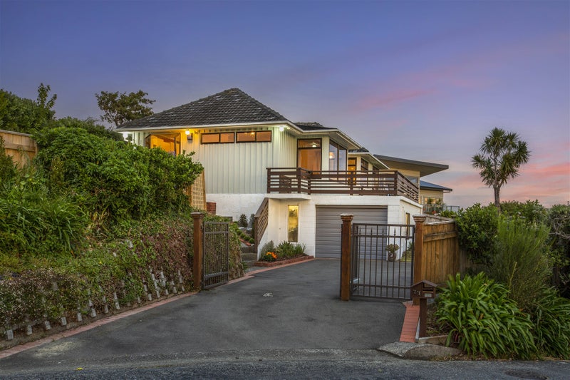 77 Motuhara Road, Plimmerton, Porirua - Carousel 1