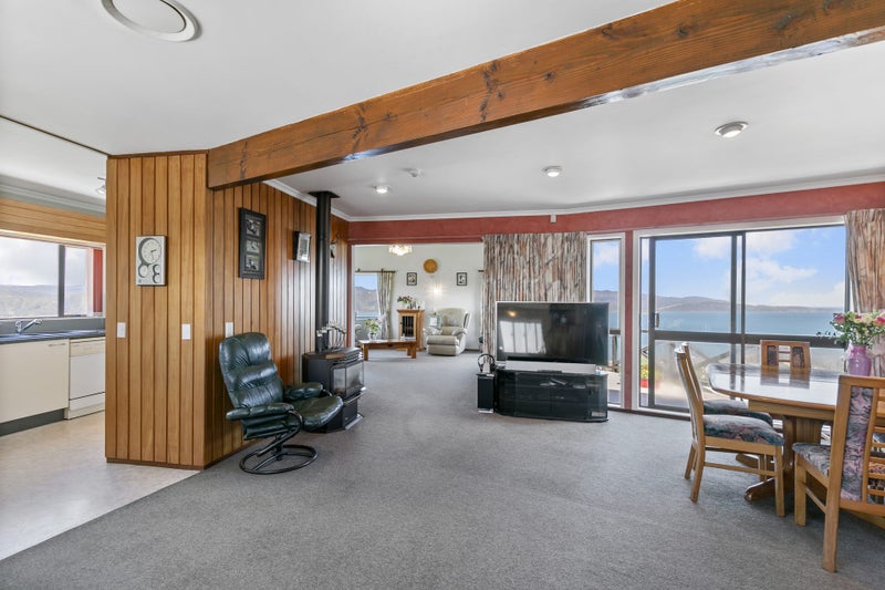 28 Sunhaven Drive, Newlands, Wellington - Carousel 2