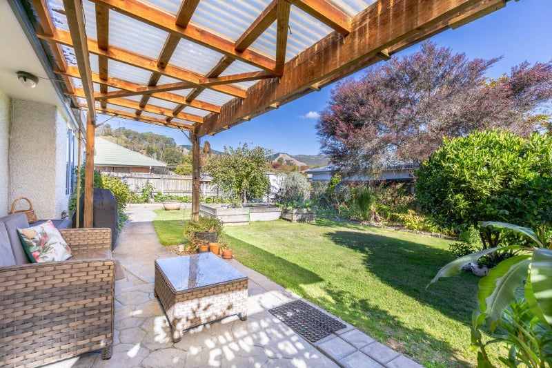 4 Vining Crescent, Stoke, Nelson - Carousel 2