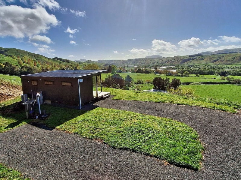 2564 Middle Road, Hastings - Carousel 1