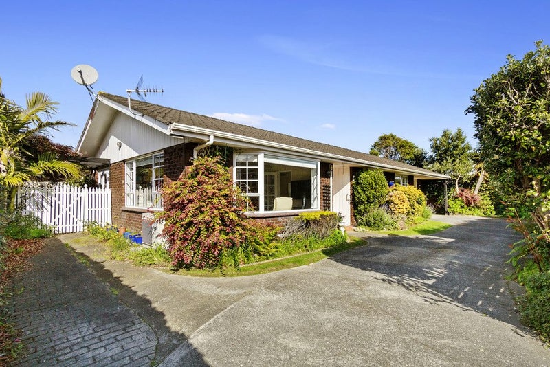 4A Saint Columbans Grove, Boulcott, Lower Hutt - Carousel 1