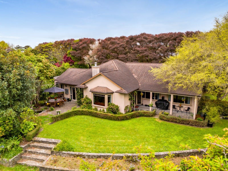 26 Shelter Grove, Frankleigh Park, New Plymouth - Carousel 1